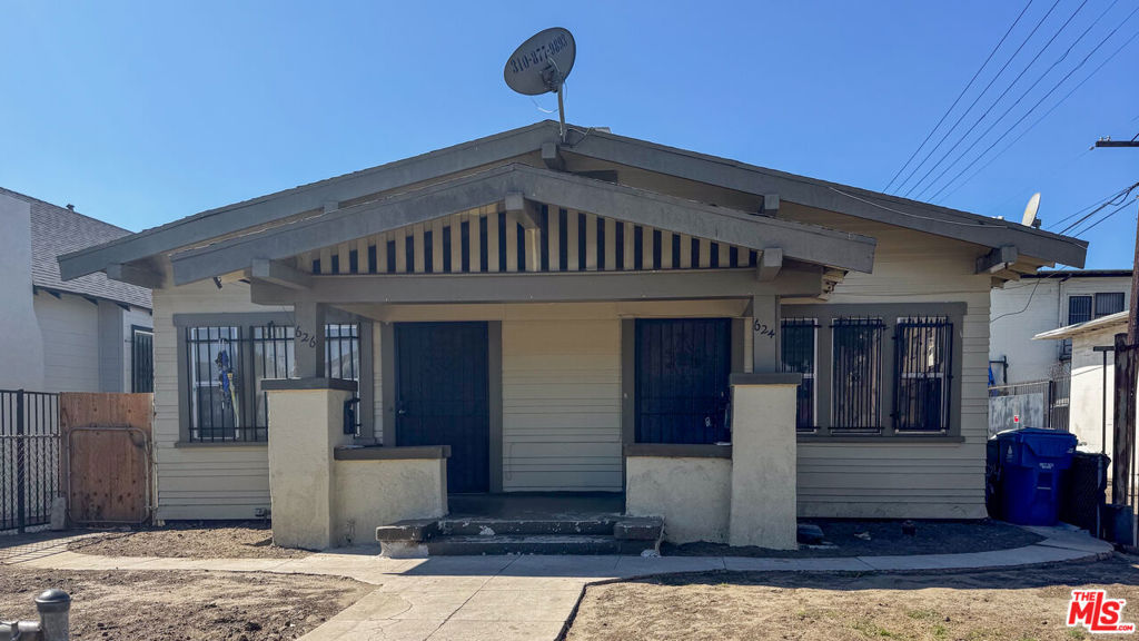 624 E 49th Street Property Photo 1