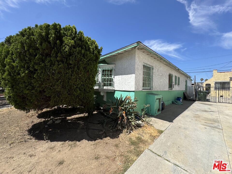 1725 S Highland Avenue Property Photo 1