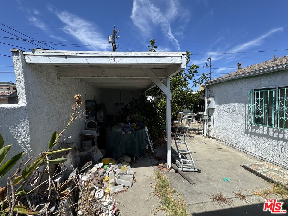 1725 S Highland Avenue Property Photo 4