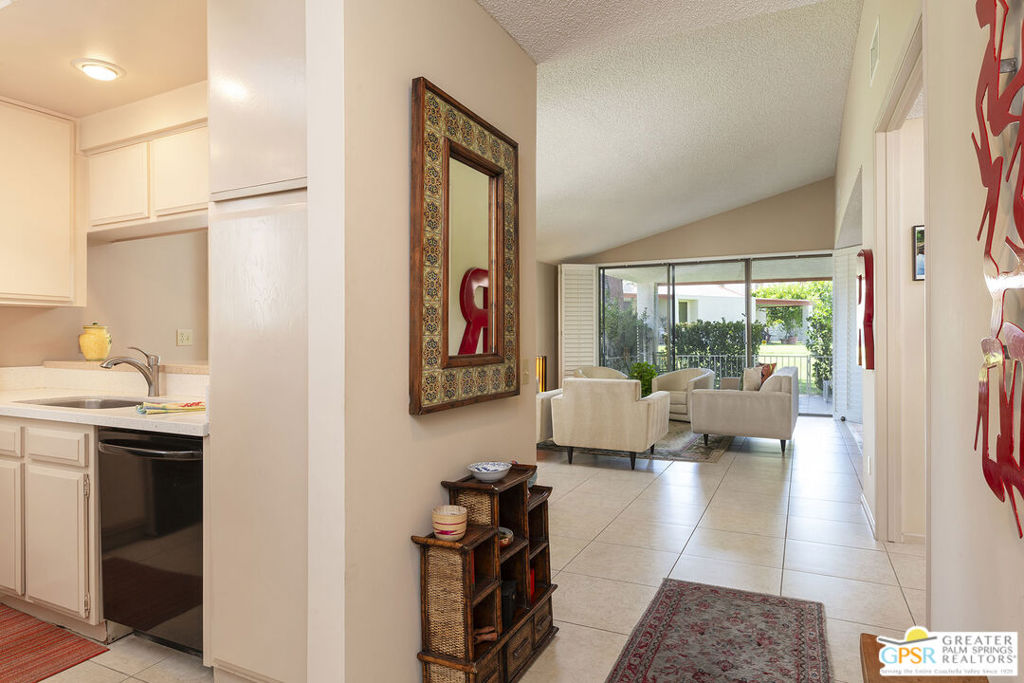 1125 S La Verne Way Property Photo 3