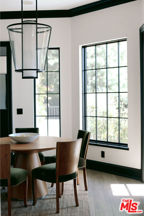 888 Toulon Drive Property Photo 11