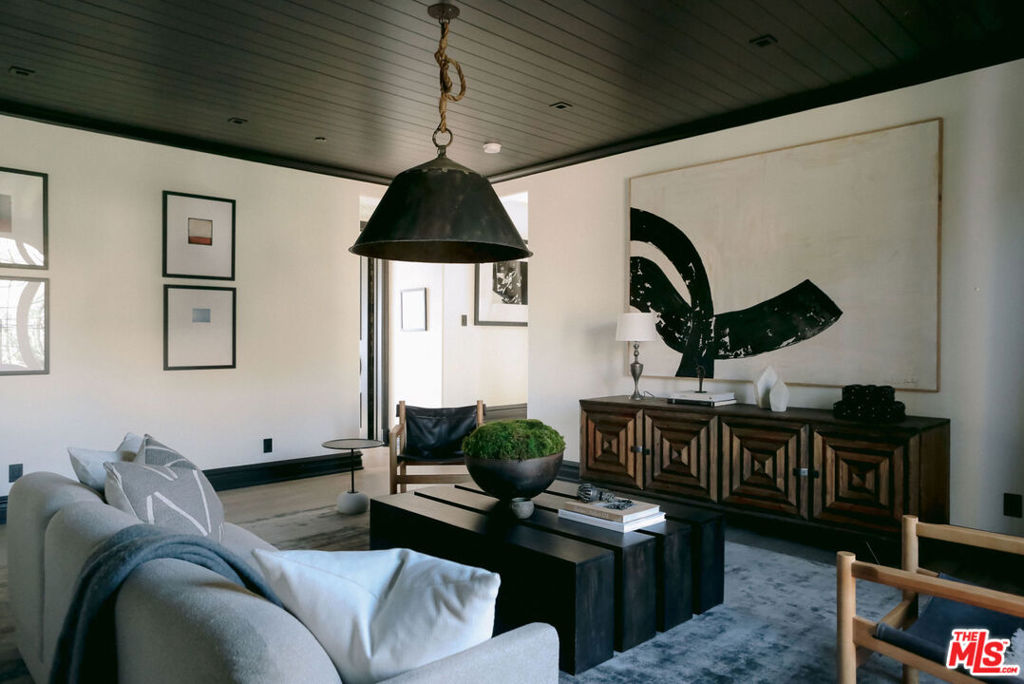 888 Toulon Drive Property Photo 18