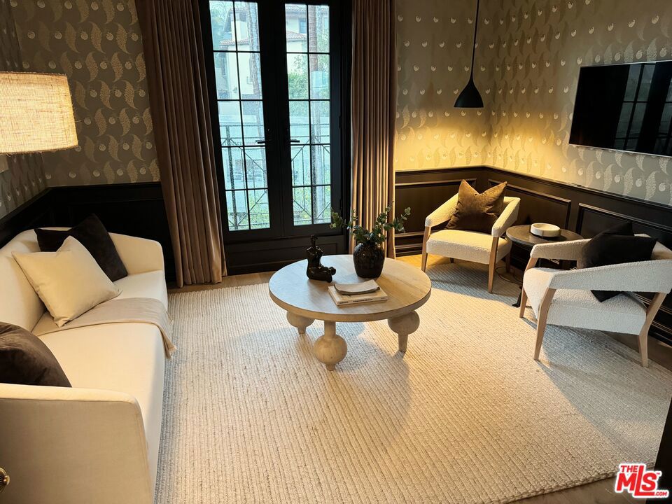 888 Toulon Drive Property Photo 19