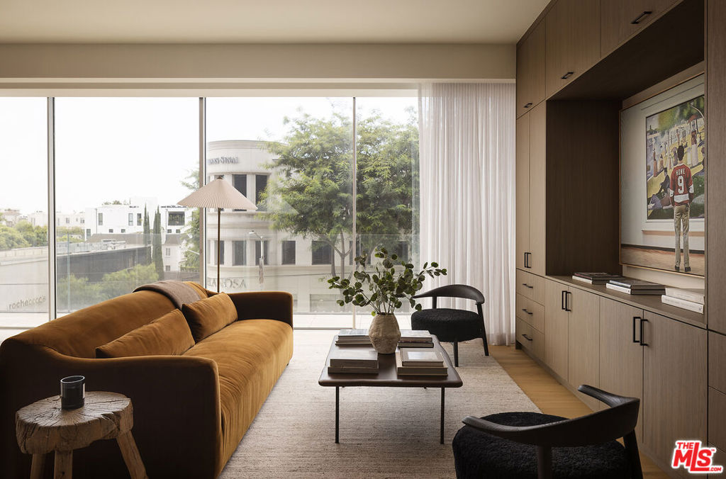 8899 Beverly Boulevard 4f Property Photo