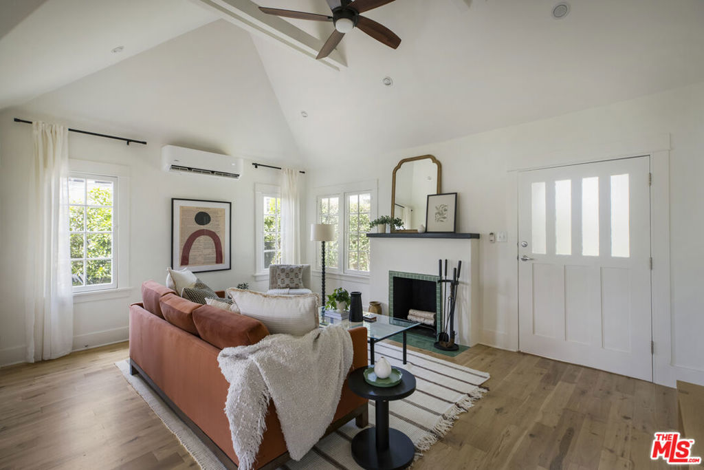 5018 Granada Street Property Photo 4