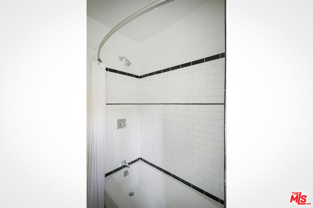 5018 Granada Street Property Photo 31