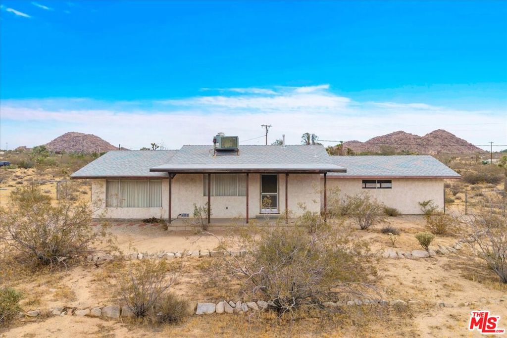 8686 Uphill Road Property Photo 1