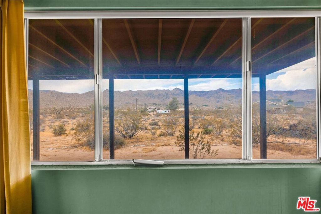 8686 Uphill Road Property Photo 9