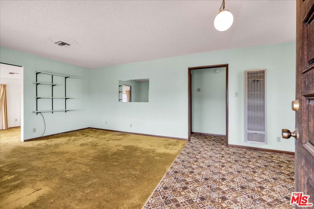 8686 Uphill Road Property Photo 10