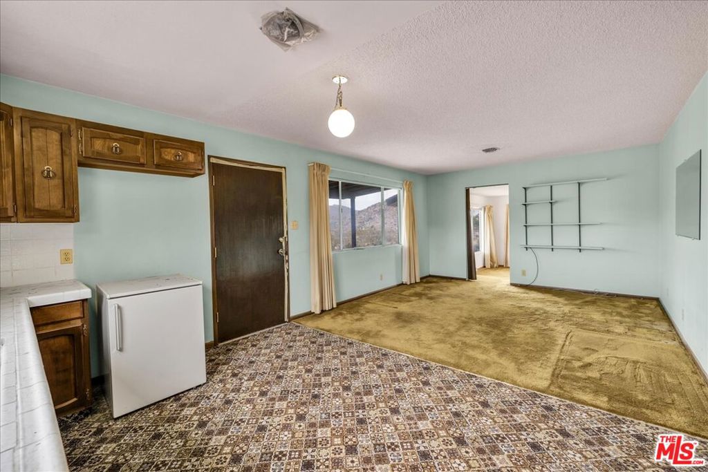 8686 Uphill Road Property Photo 13
