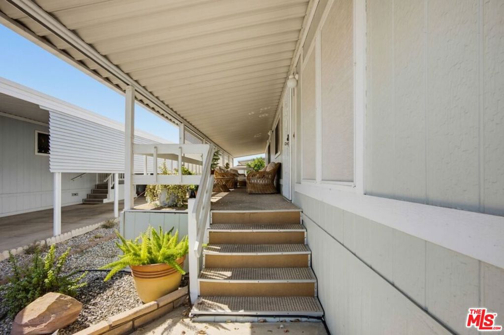 1300 W Menlo Avenue 222 Property Photo 4
