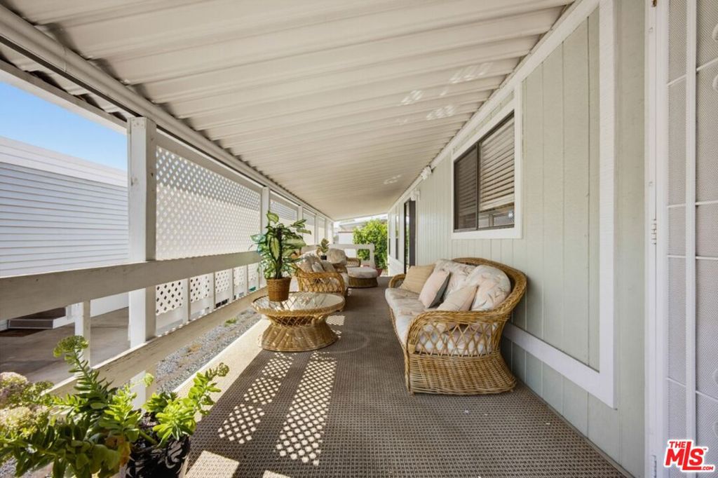 1300 W Menlo Avenue 222 Property Photo 5