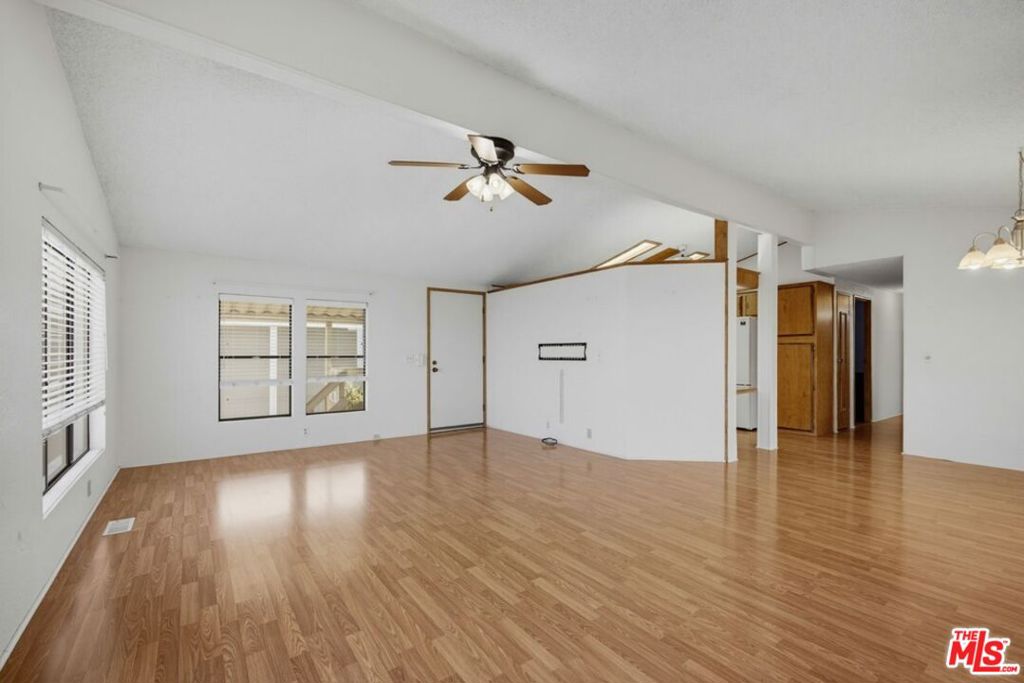 1300 W Menlo Avenue 222 Property Photo 11