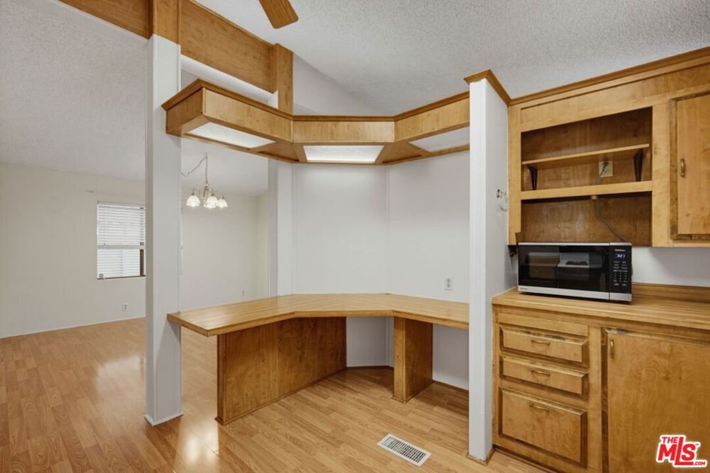 1300 W Menlo Avenue 222 Property Photo 18