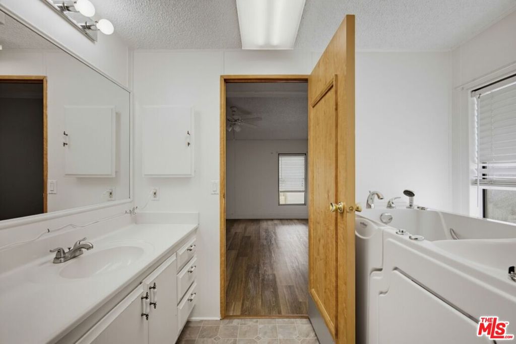 1300 W Menlo Avenue 222 Property Photo 26