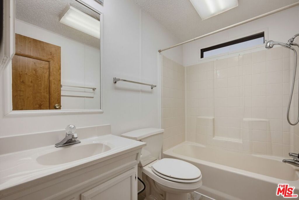1300 W Menlo Avenue 222 Property Photo 28