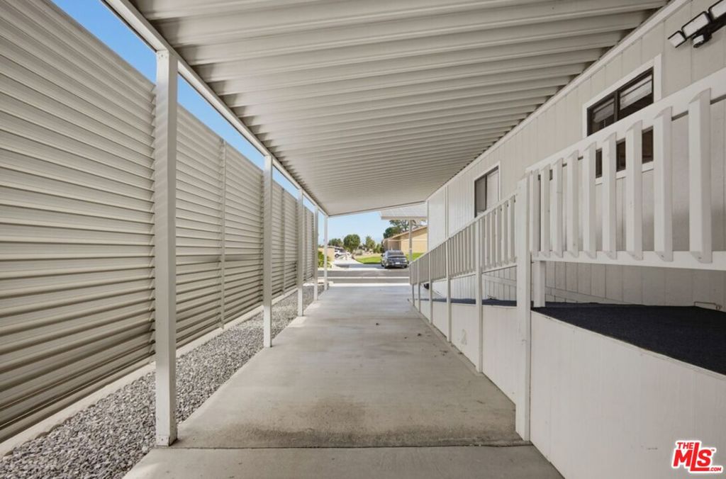 1300 W Menlo Avenue 222 Property Photo 35