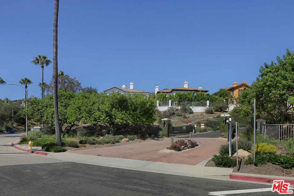 1492 Paseo De Oro Property Photo 47