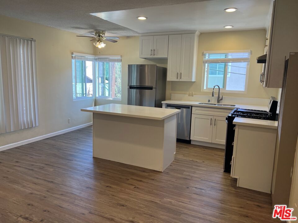 1419 Stanford Street Unit E Property Photo 12