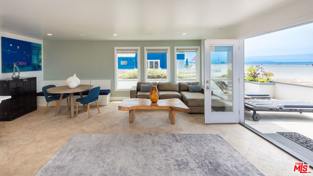6419 Ocean Front Walk Property Photo 6