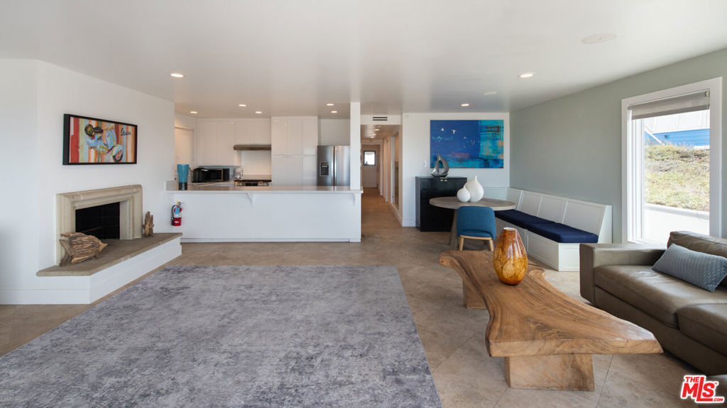 6419 Ocean Front Walk Property Photo 7