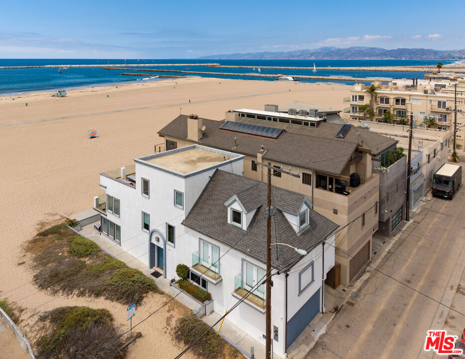 6419 Ocean Front Walk Property Photo 41