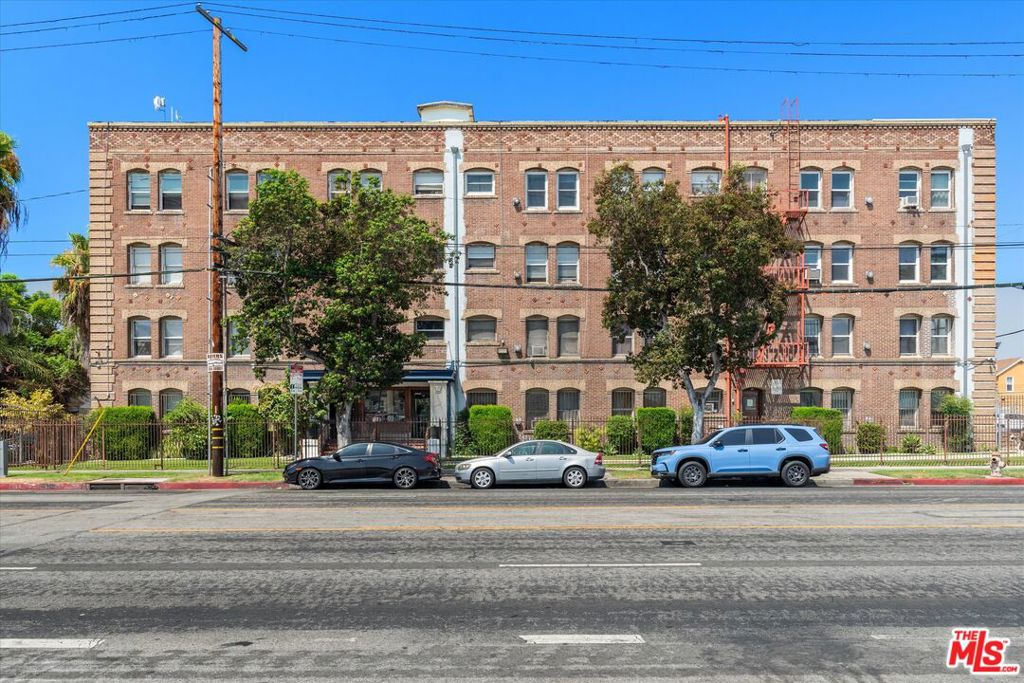 4125 S Figueroa Street 302 Property Photo 17