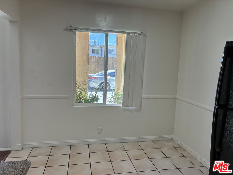 15943 Victory Boulevard 2 Property Photo 6