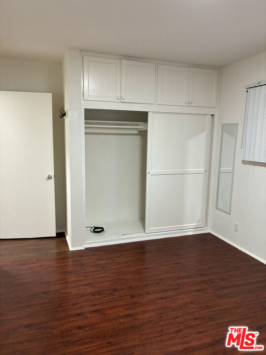 15943 Victory Boulevard 2 Property Photo 10