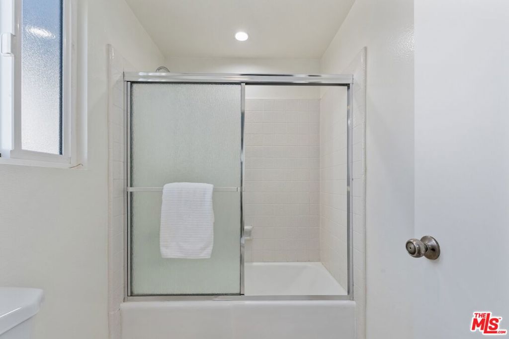 17253 Palisades Circle Property Photo 32