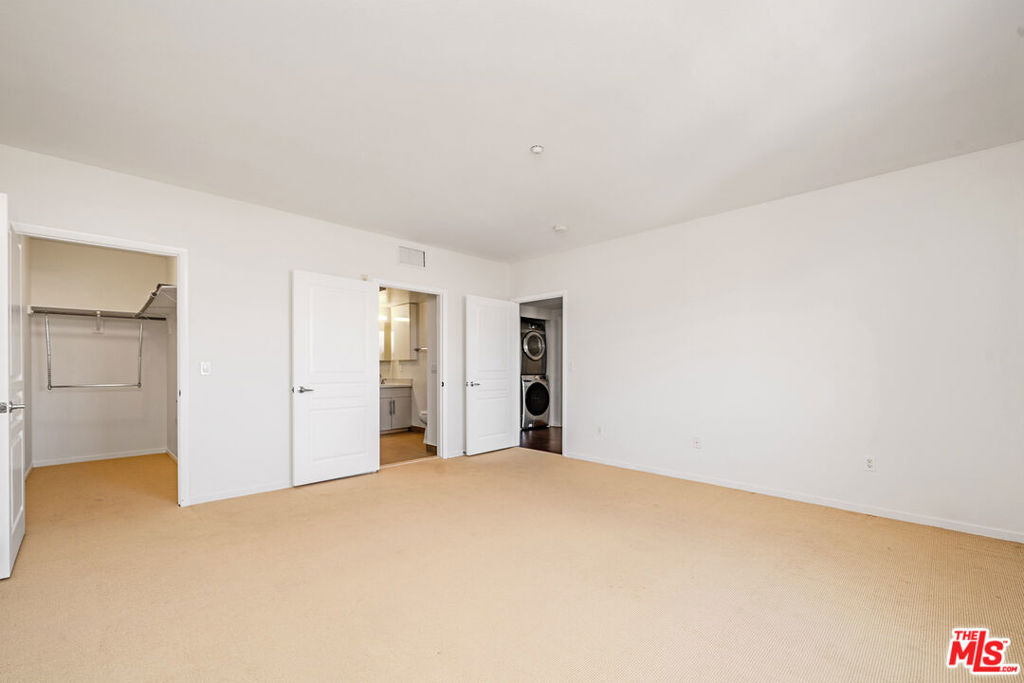 733 S Manhattan Place 405 Property Photo 18