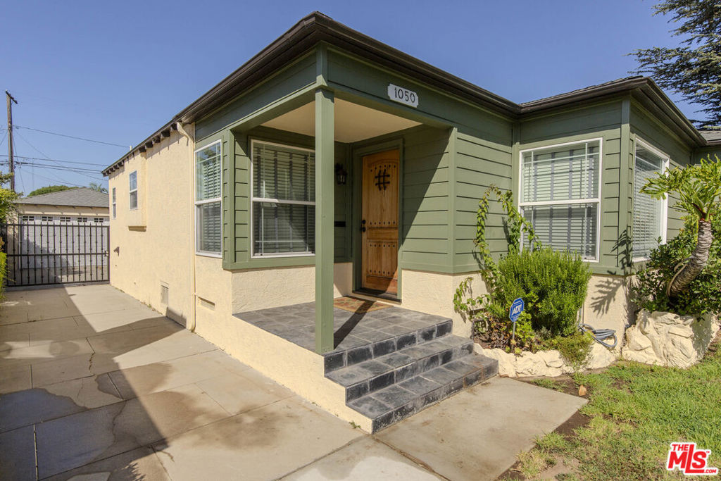 1050 Harvard Street Property Photo 3