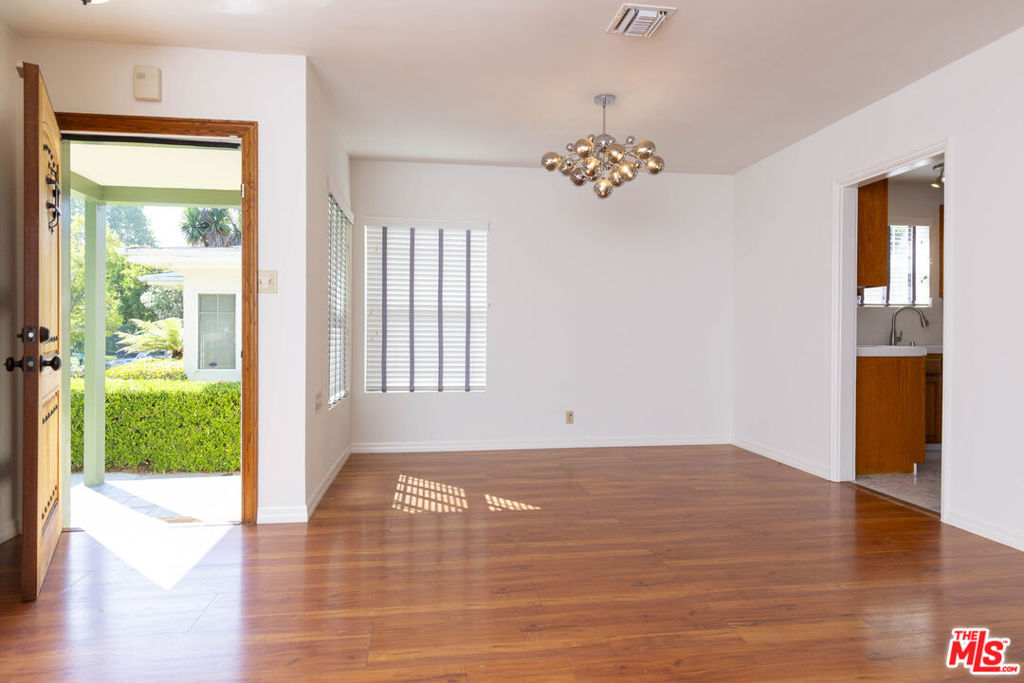 1050 Harvard Street Property Photo 7