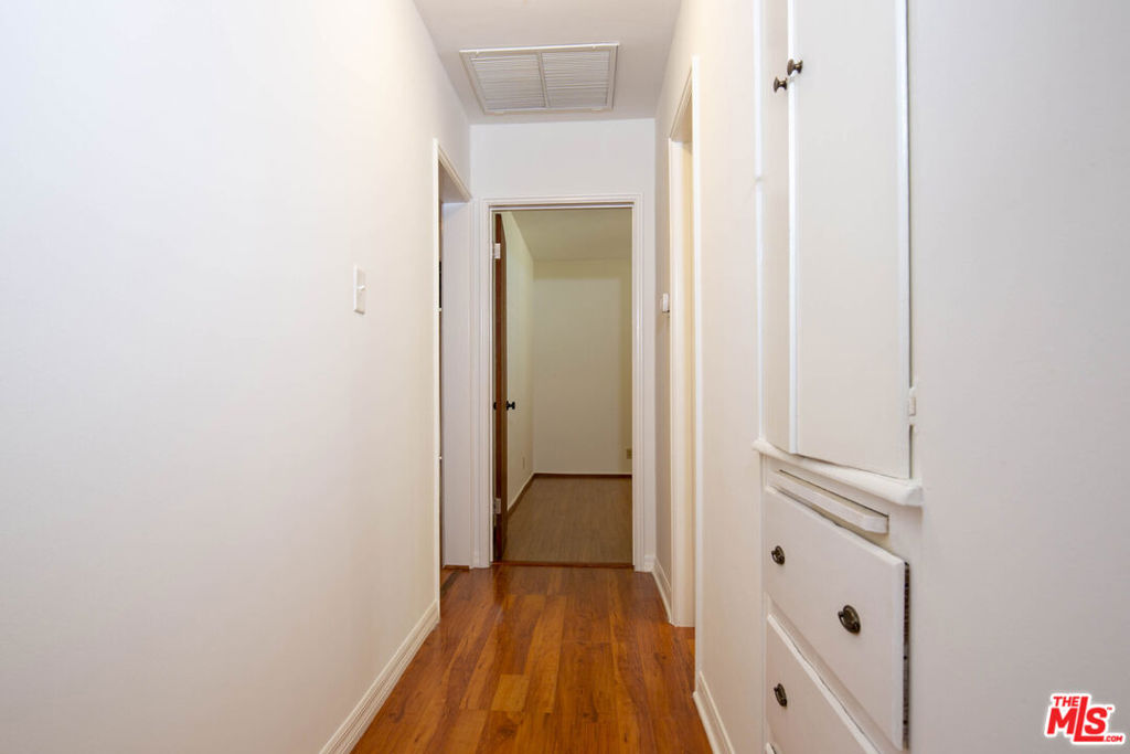 1050 Harvard Street Property Photo 8