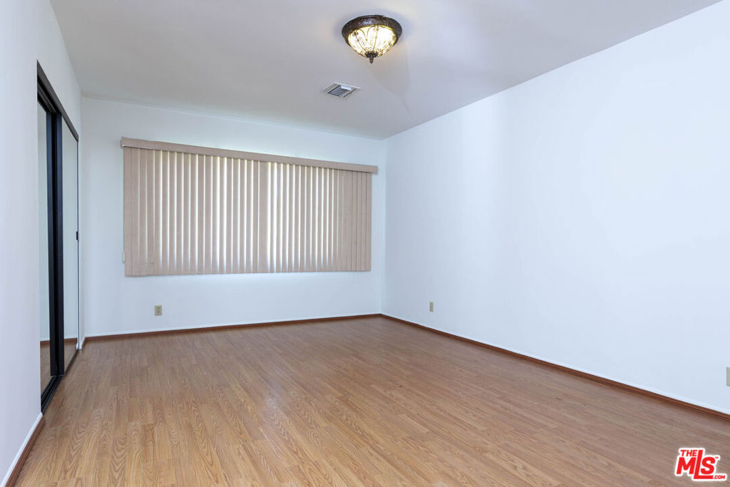 1050 Harvard Street Property Photo 13