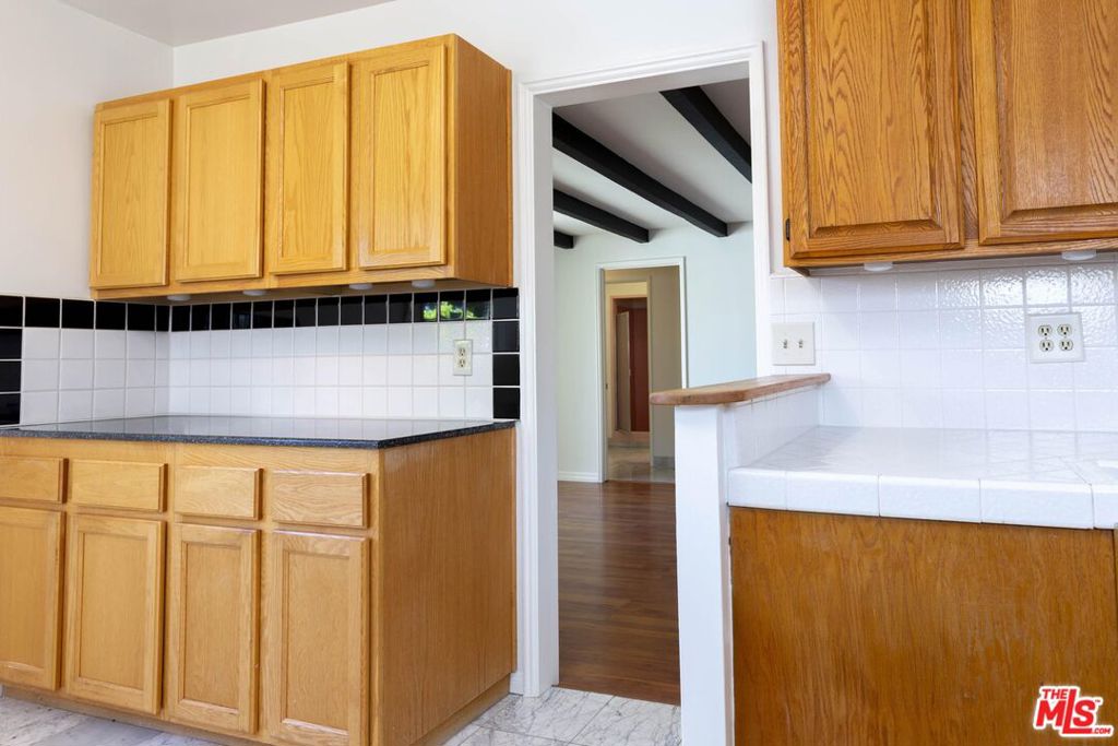 1050 Harvard Street Property Photo 17