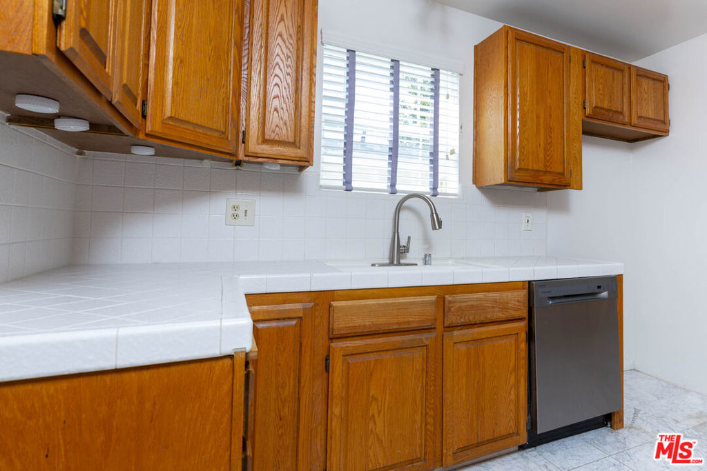 1050 Harvard Street Property Photo 18