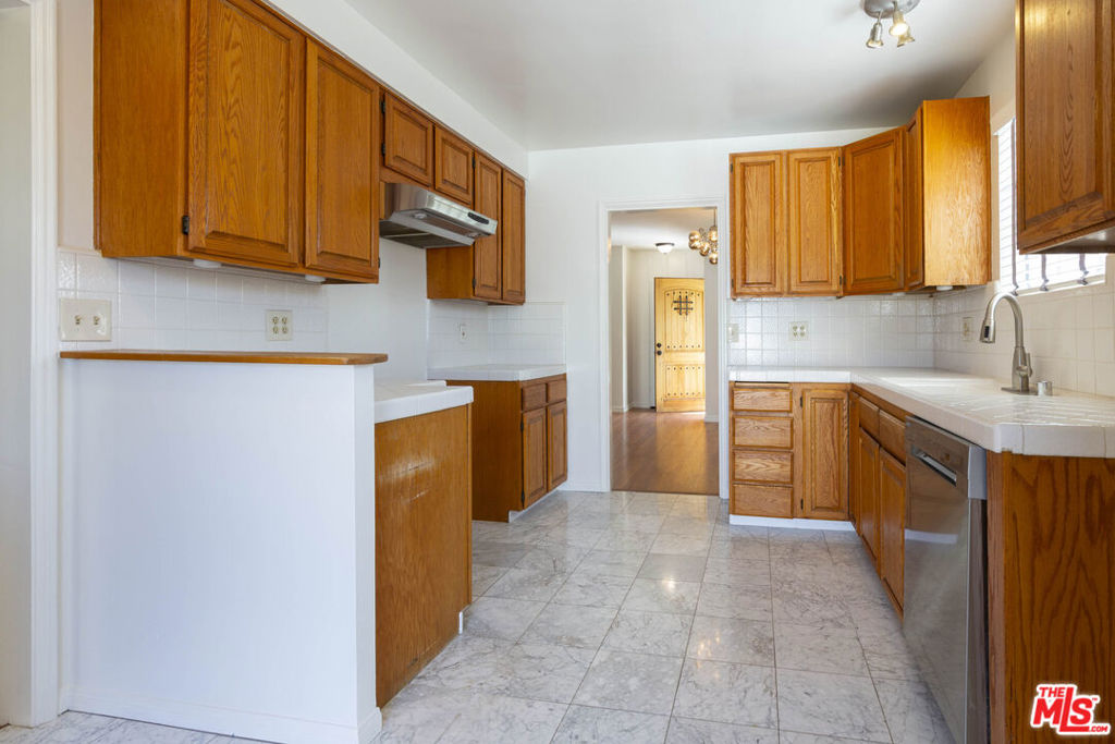 1050 Harvard Street Property Photo 20