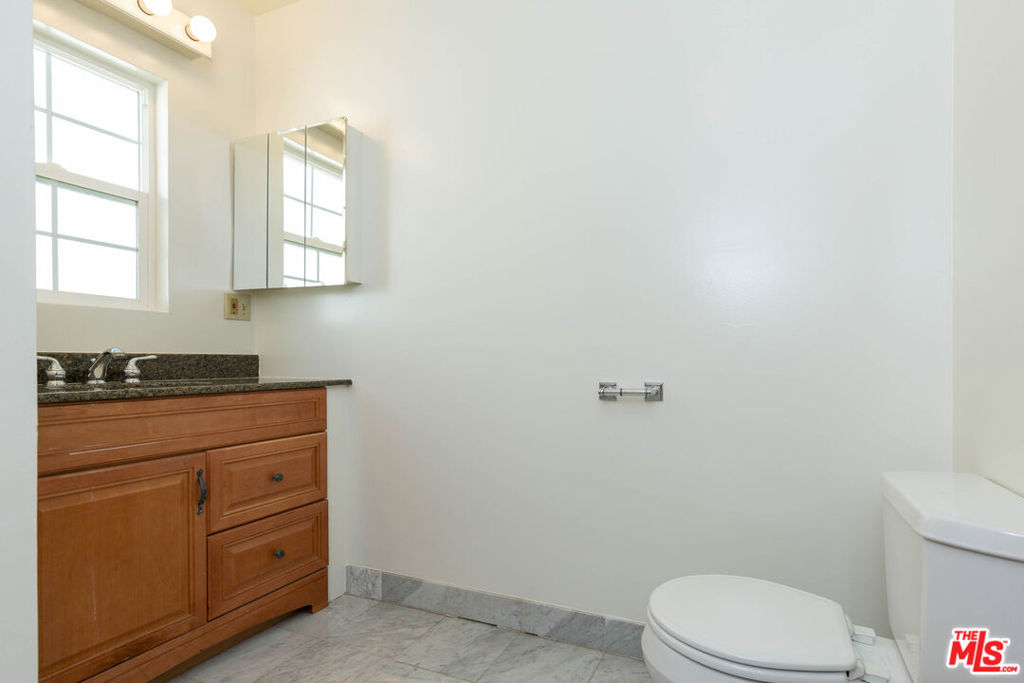 1050 Harvard Street Property Photo 21