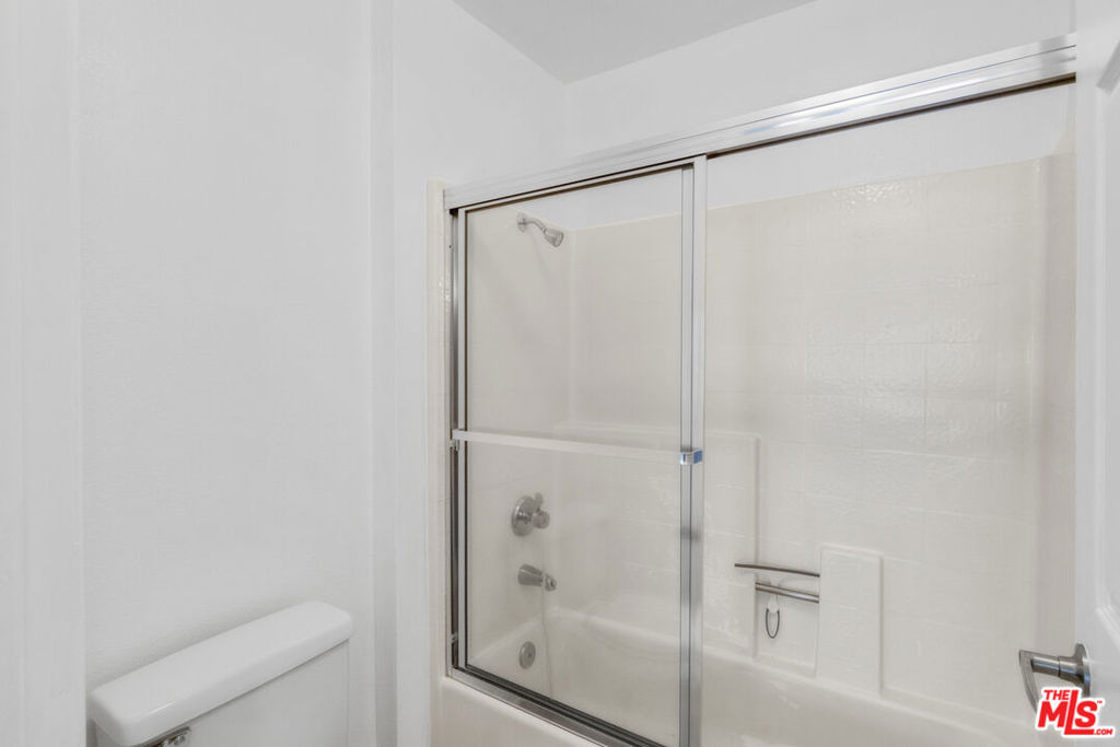 5535 Canoga Avenue 317 Property Photo 10