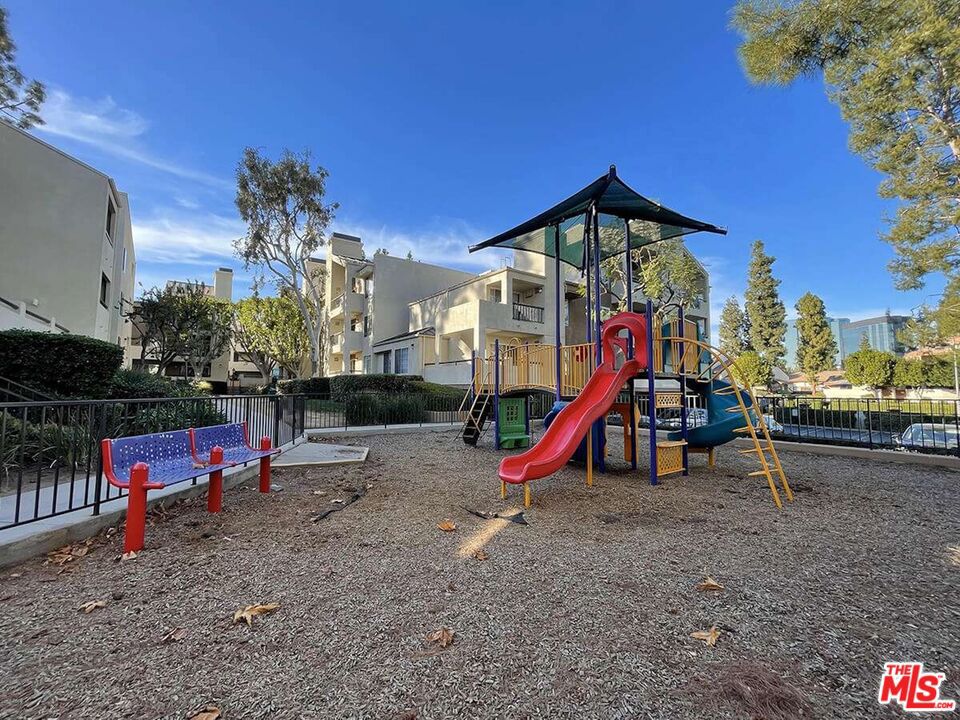5535 Canoga Avenue 317 Property Photo 17