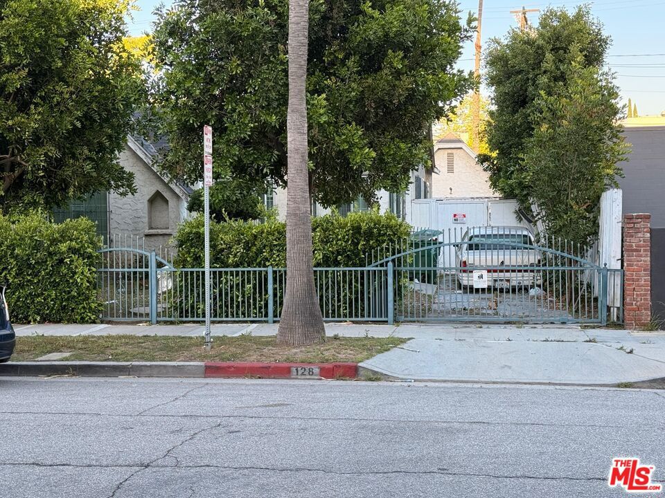 128 N Carson Road Property Photo 1