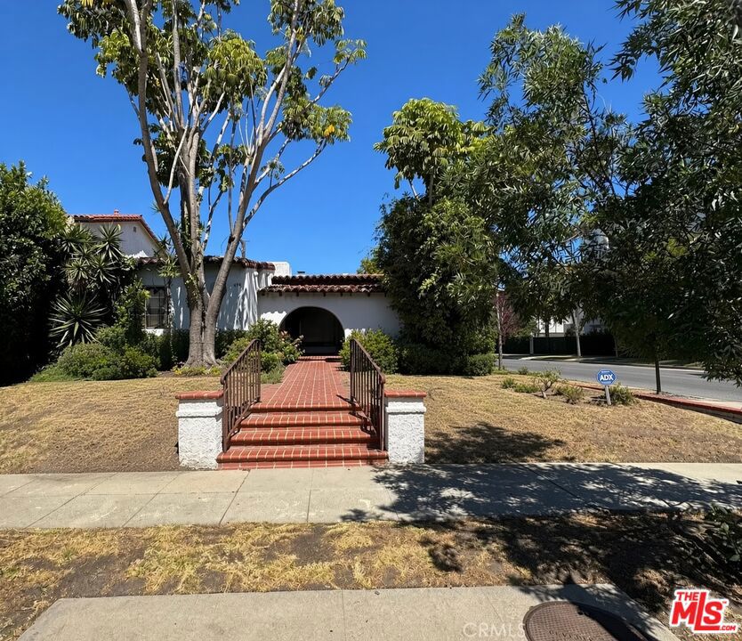 474 S Clark Drive Property Photo 1
