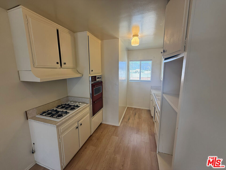 214 E Chevy Chase Drive Property Photo 7