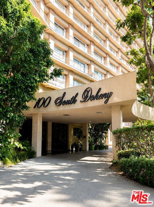 100 S Doheny Drive 519 Property Photo 1