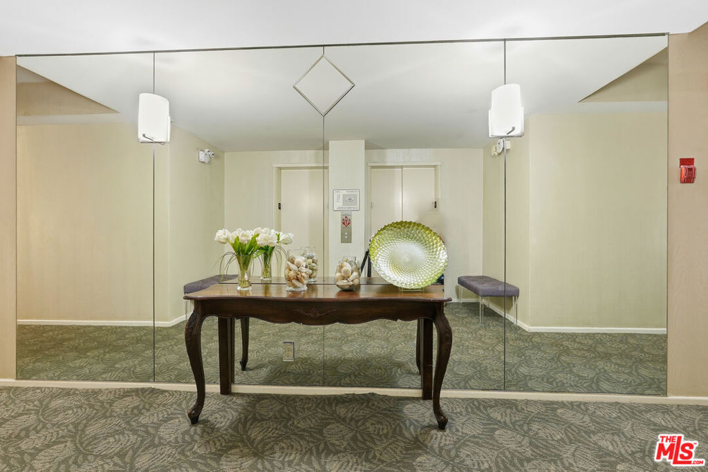 10787 Wilshire Boulevard 402 Property Photo 6
