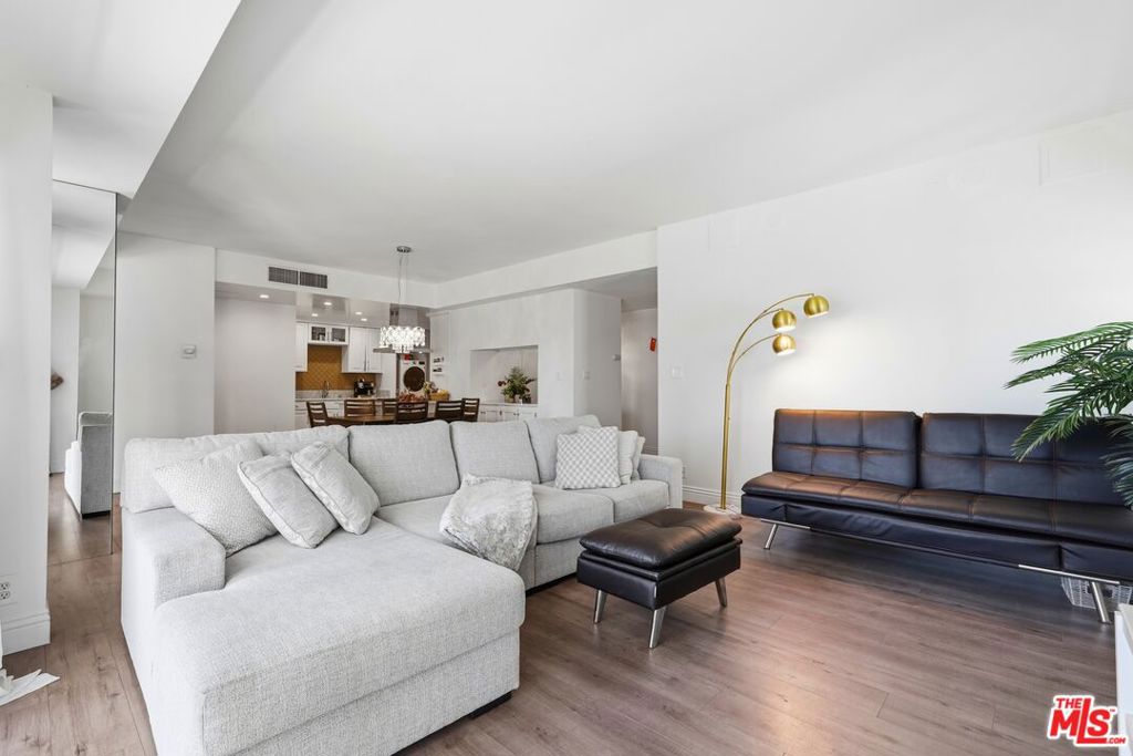10787 Wilshire Boulevard 402 Property Photo 14