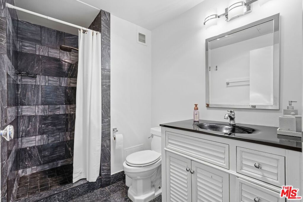 10787 Wilshire Boulevard 402 Property Photo 17