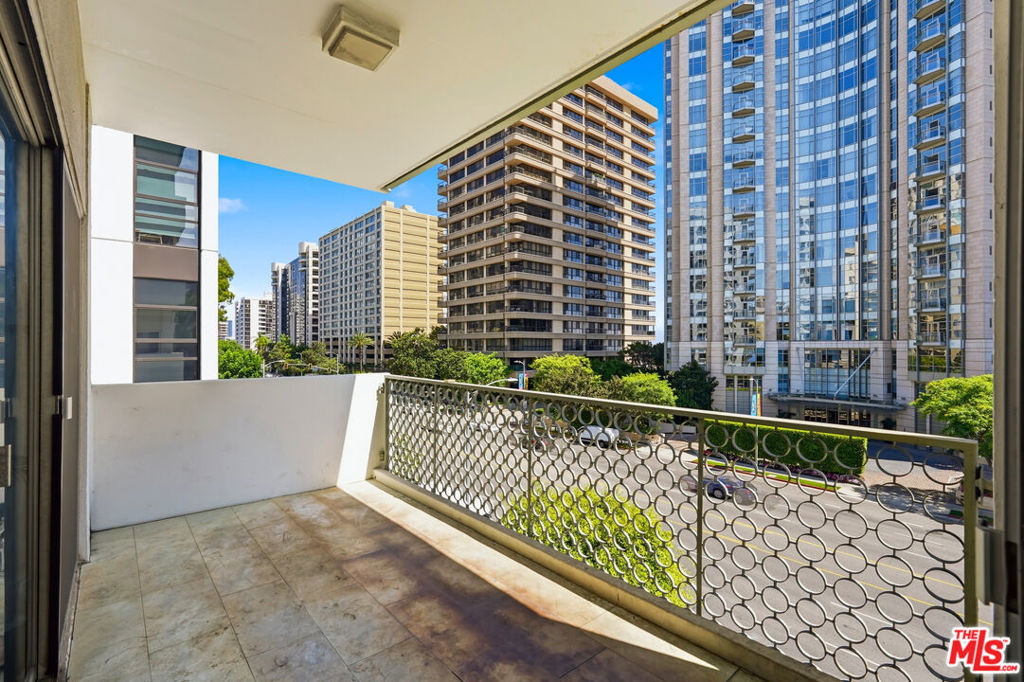 10787 Wilshire Boulevard 402 Property Photo 35