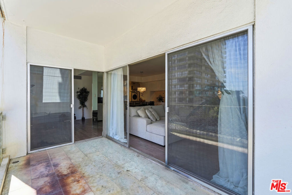 10787 Wilshire Boulevard 402 Property Photo 37